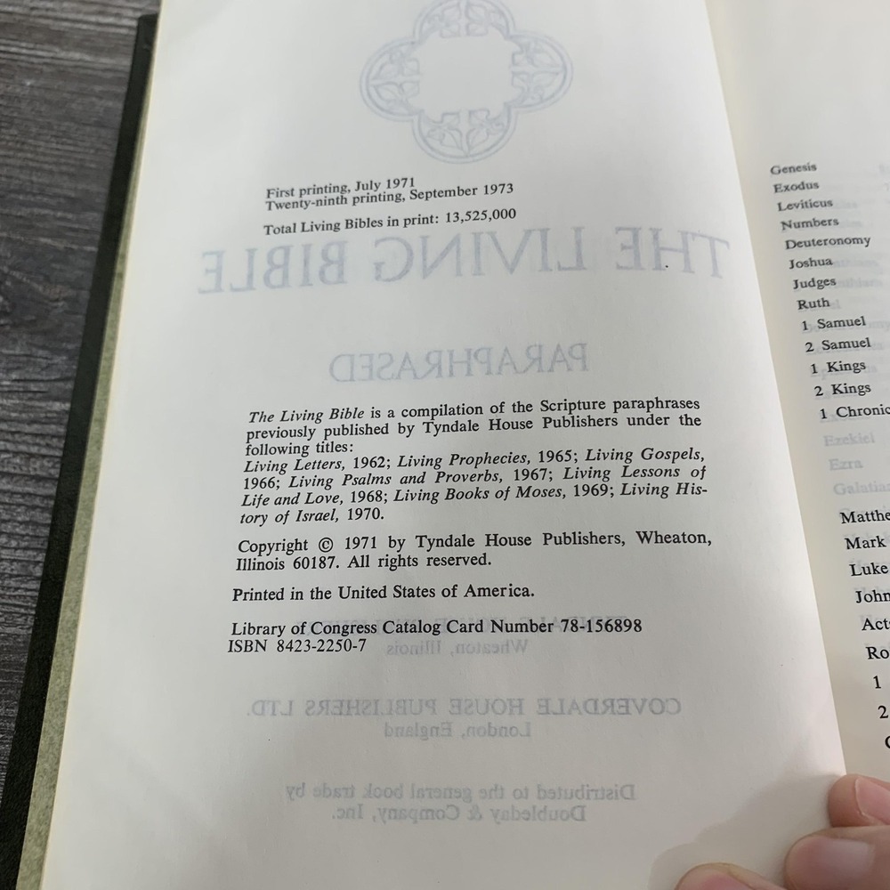 The Living Bible Paraphrased 1973 Tyndale Hardcover Christian Study Book - Picture 8 of 9